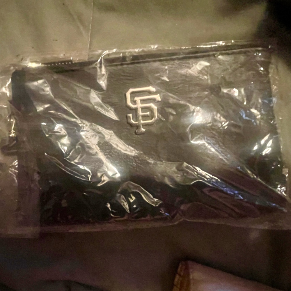 SF Giants Faux Leather Wristlet Clutch in Black MLB